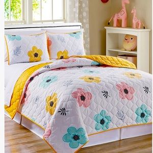 Twin quilted comforter 1 pillow sham